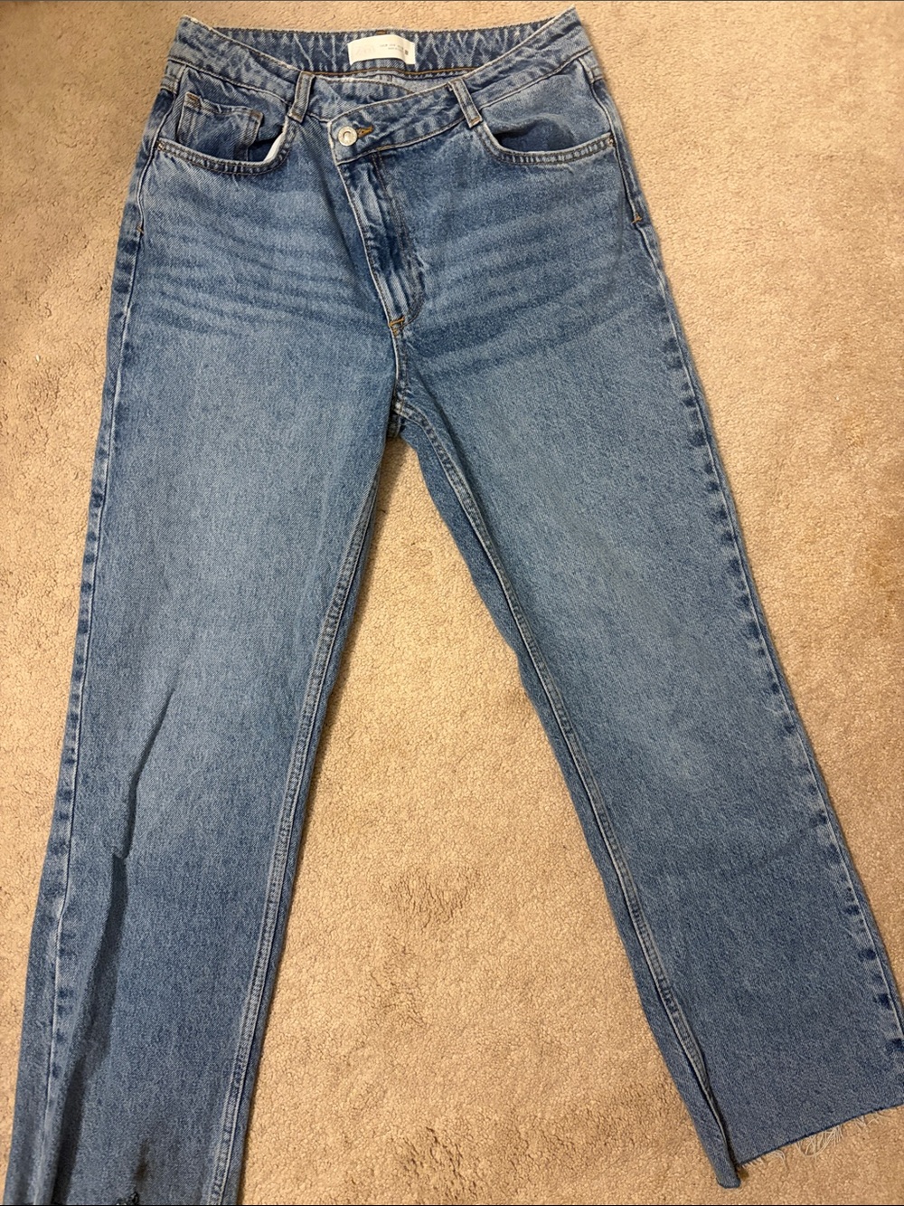 Zara Women’s Straight Jeans in Medium Blue Wash